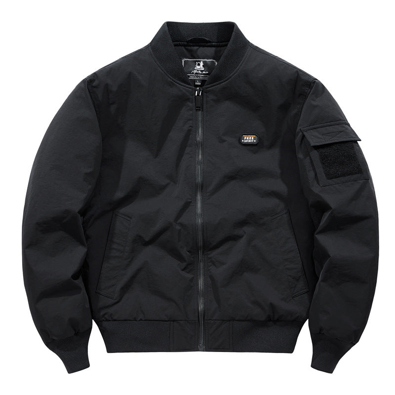 Herren Leichte Pilot‑Bomberjacke im Utility‑Stil mit Ärmeltasche und Patch‑Detail Echoarchiv