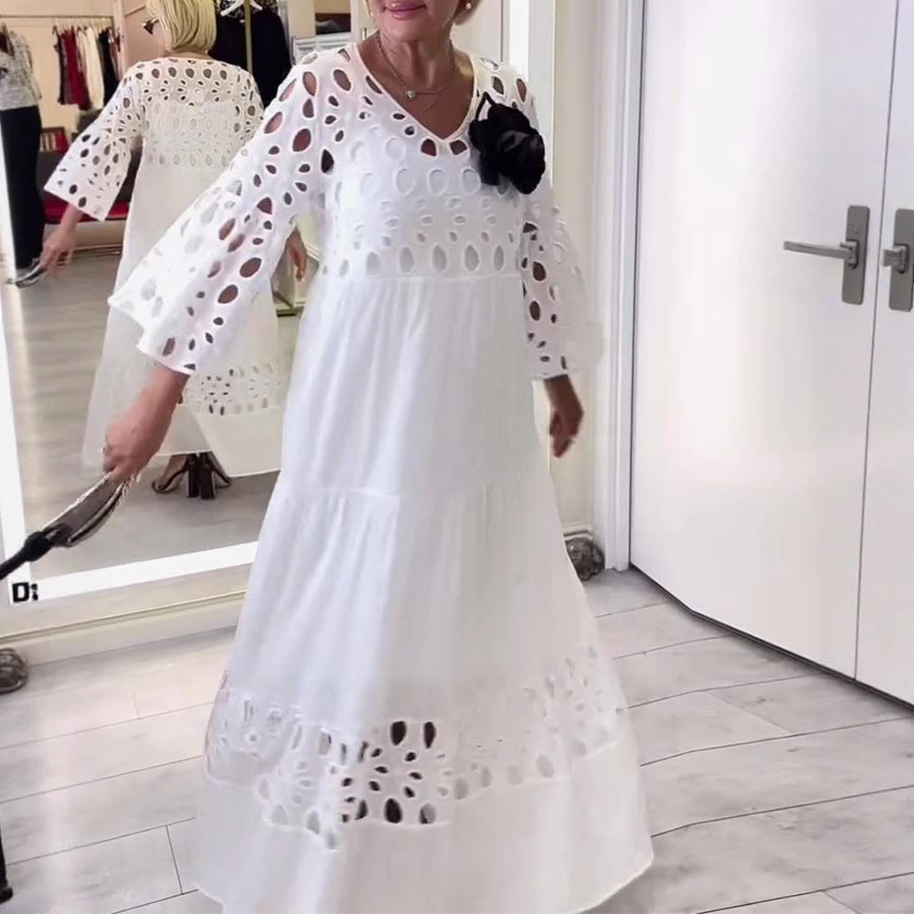 Damen nan Maxikleid mit Ajour-Lochstickerei, V-Ausschnitt, weiten Glockenärmeln und Stufensaum Echo Archiv