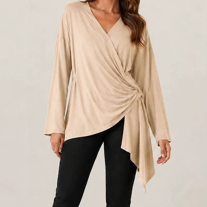 Damen Wickelshirt mit seitlicher Knotenpartie, V‑Ausschnitt und asymmetrischem Saum – Avérine