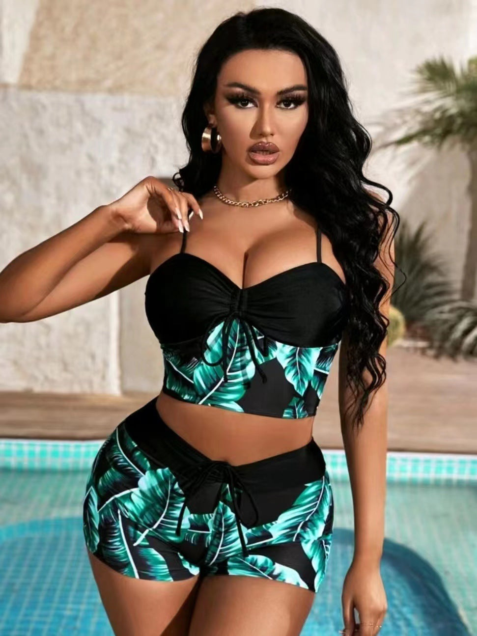 Damen Sportliches Bikini-Set mit Crop-Top und Shorts Echo Archiv