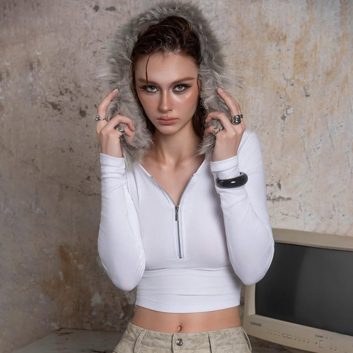 Damen nan kurzes Kapuzen‑Sweatshirt mit Kunstfellbesatz, Reißverschluss und Pompon-Kordeln Echo Archiv