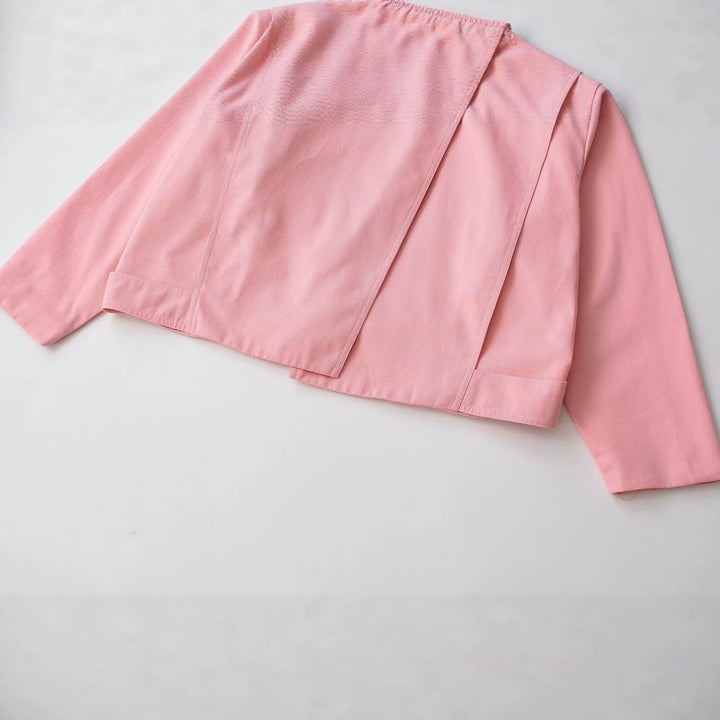 Damen Asymmetrische Kurzjacke mit Stehkragen und überlappender Schulterpasse Echo Archiv