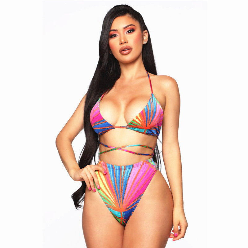 Damen Bikini mit Wickelrock und buntem Muster Echo Archiv