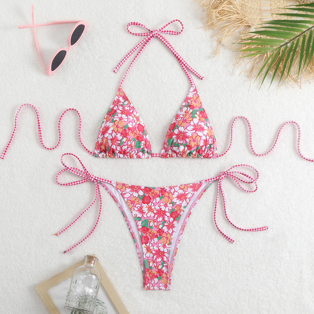 Damen Triangel-Bikini-Set mit verspieltem Blumenmuster und feinen Bindebändern Echo Archiv