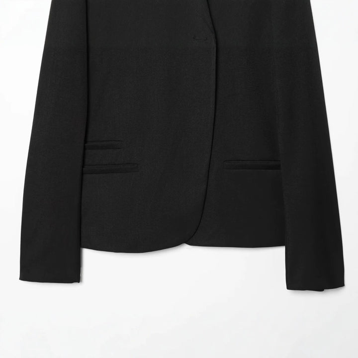 Damen Kurzer Blazer mit Stehkragen, verdeckter Knopfleiste und taillierter Silhouette Echo Archiv