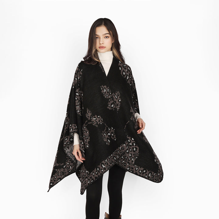 Damen Wolloptik-Überwurf mit gewebtem Leopard-Jacquard und offenem Zipfelrand Echo Archiv