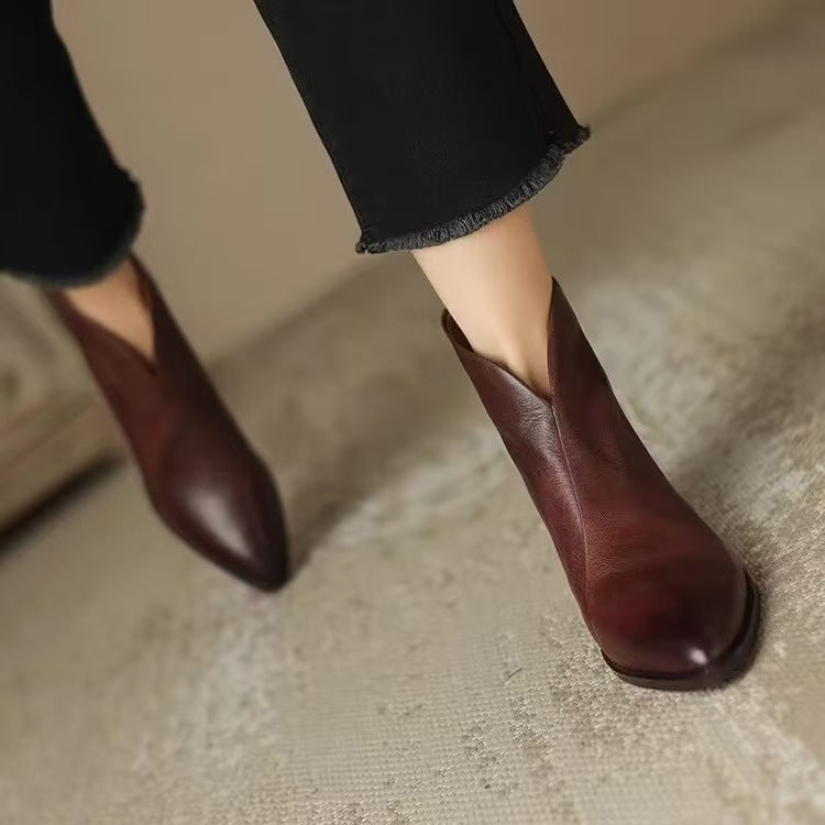 Damen nan spitze Chelsea-inspirierte Stiefelette mit asymmetrischem Schaft und mittelhohem Blockabsatz Echo Archiv