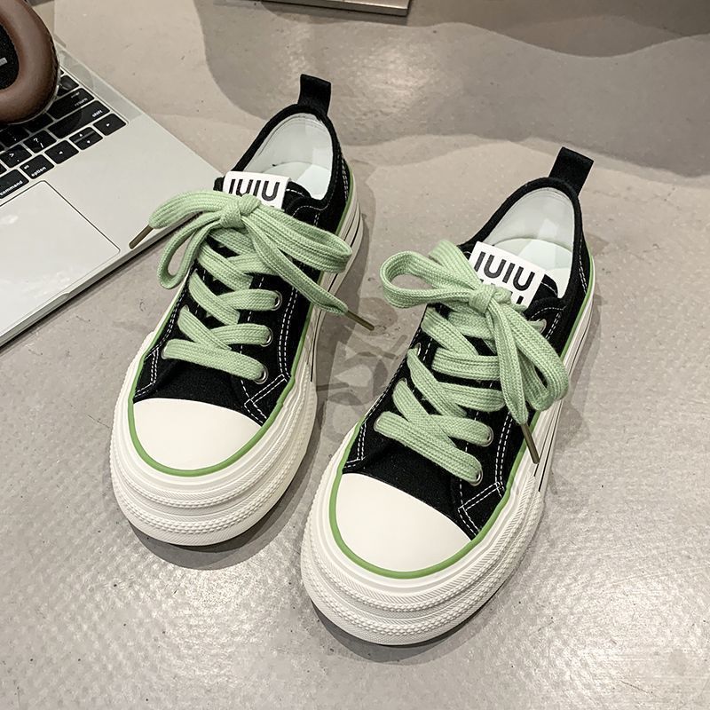 Damen Canvas Sneakers mit kontrastierenden Details und bequemen Schnürsenkeln Echo Archiv
