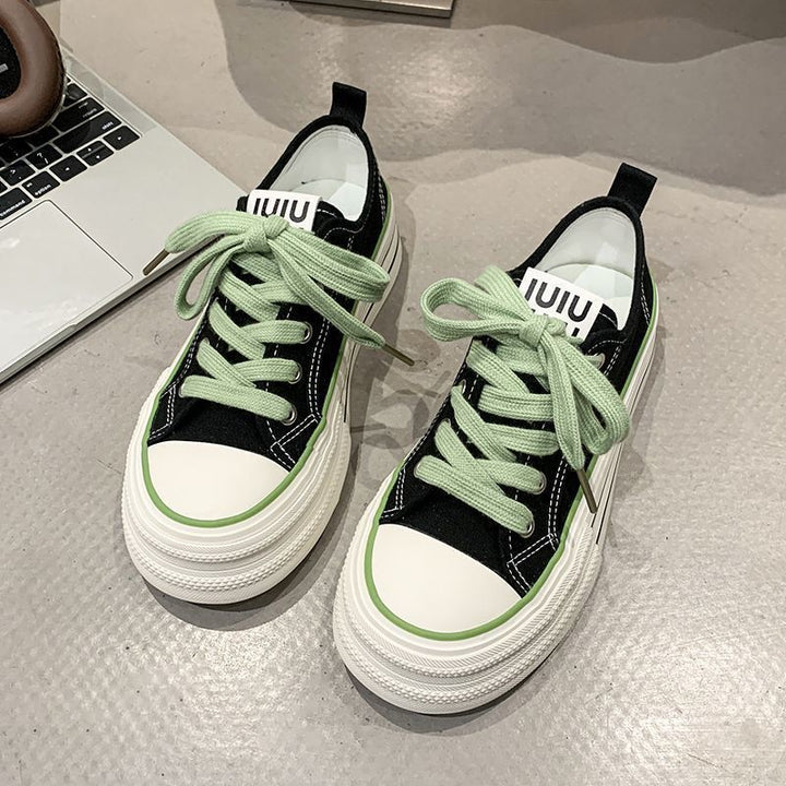 Damen Canvas Sneakers mit kontrastierenden Details und bequemen Schnürsenkeln Echo Archiv