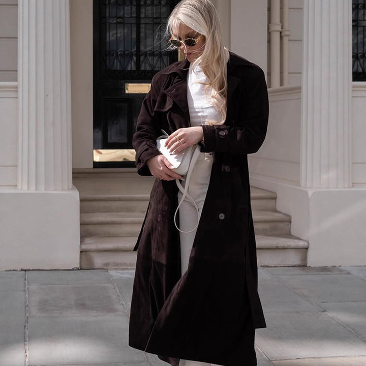Damen Langer Velours-Trenchcoat mit Bindegürtel und Reverskragen Echoarchiv