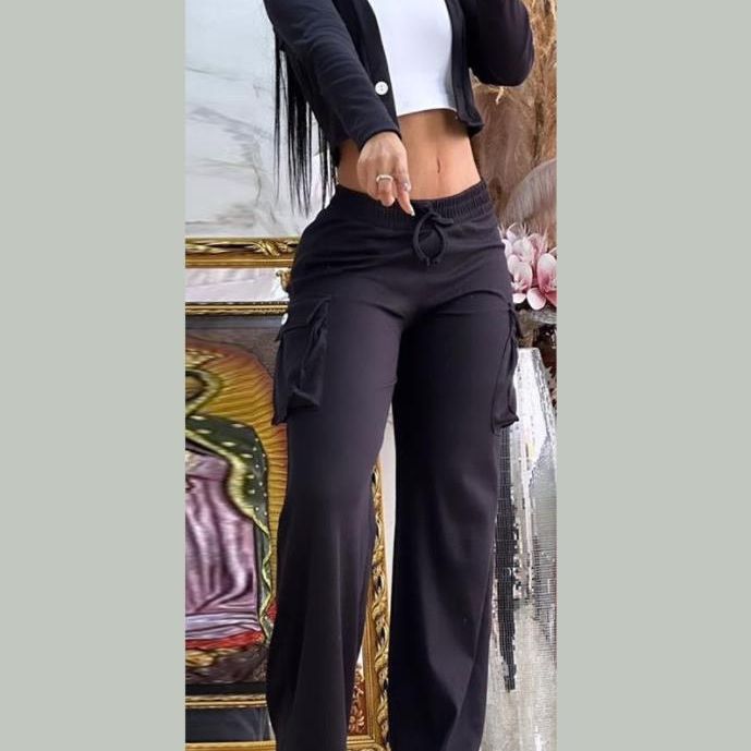 Damen Lounge-Set mit weicher Cargo-Sweathose mit weitem Bein und Cropped-Cardigan – Veloura