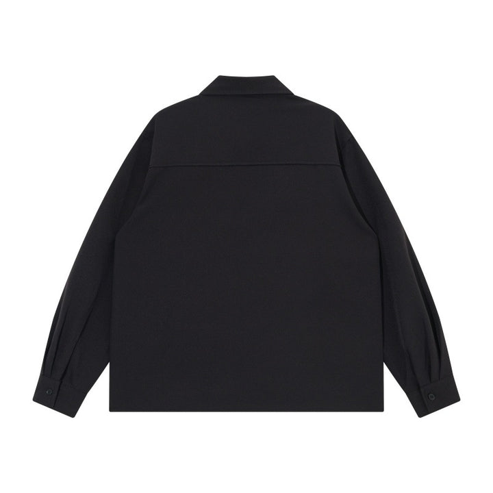 Unisex Boxy Hemdjacke mit minimalistischen Teilungsnähten und verdeckten Eingrifftaschen Echoarchiv