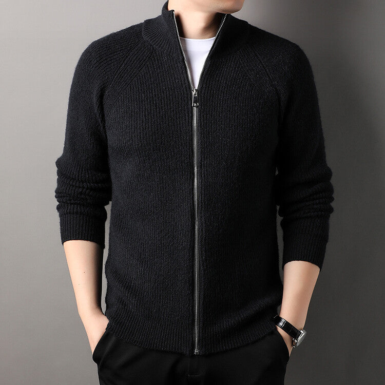 Herren Strickjacke mit hohem Kragen und unauffälligem Reißverschluss Echoarchiv