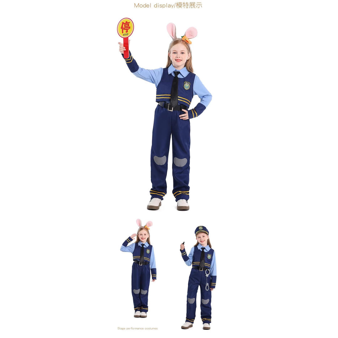 Mädchen Polizeikostüm mit Hasenohren und eleganten Details Echo Archiv