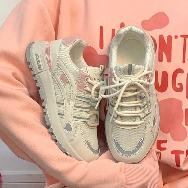 Damen Retro‑Laufstil Plateau‑Sneaker mit robuster Traktionssohle und atmungsaktivem Mesh – Névara