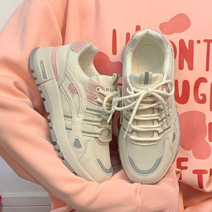 Damen Retro‑Laufstil Plateau‑Sneaker mit robuster Traktionssohle und atmungsaktivem Mesh – Névara