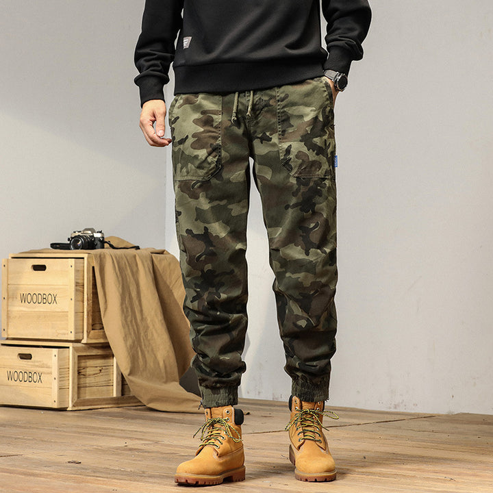 Herren Army‑Utility Cargo‑Jogger aus Baumwoll‑Twill mit aufgesetzten Klapptaschen und elastischen Bündchen Echo Archiv