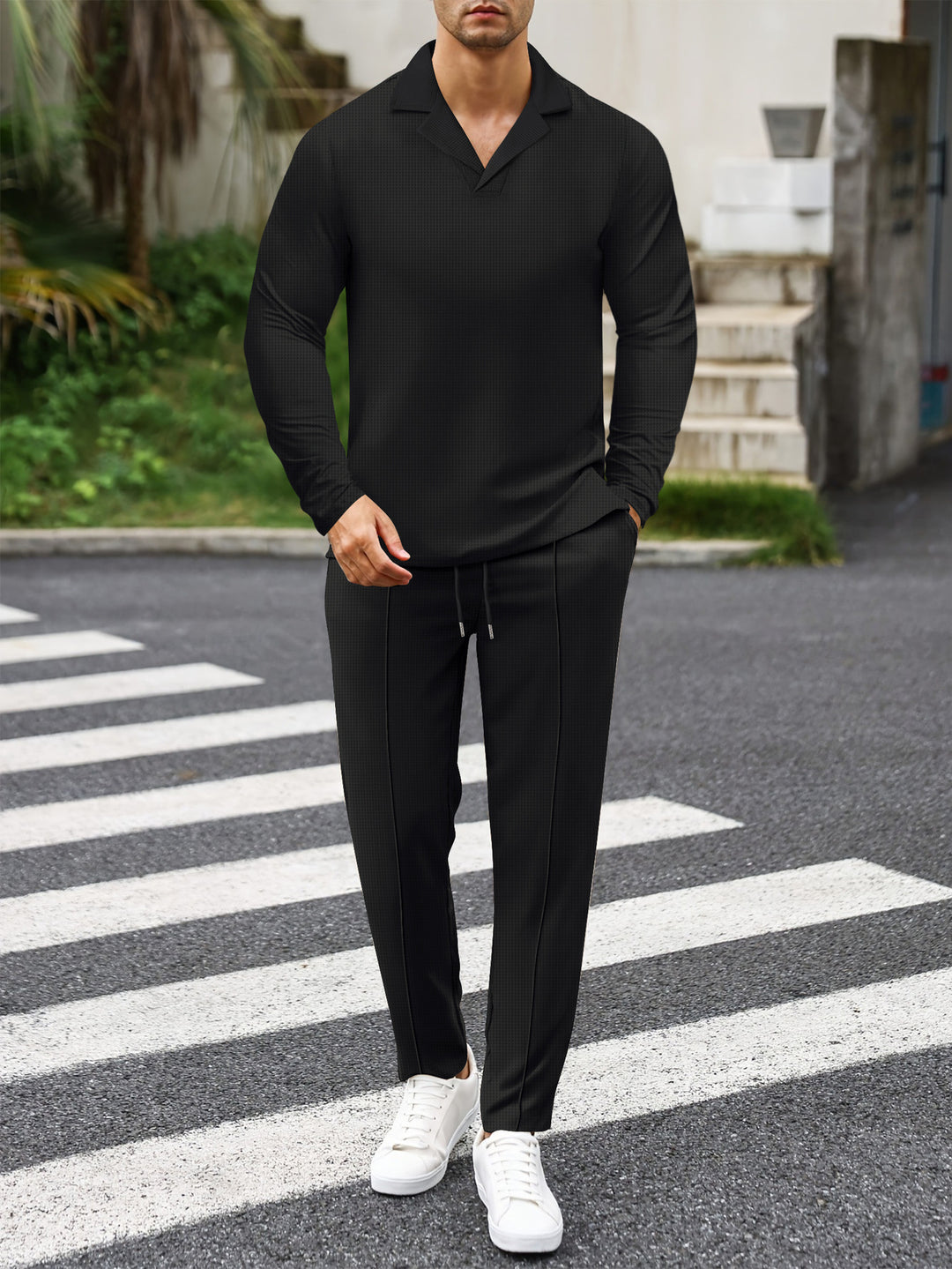 Herren modischer Freizeitanzug mit funktionalem Design Echoarchiv