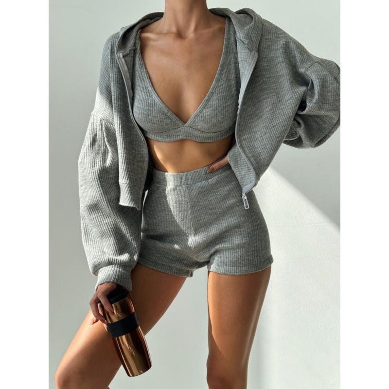 Damen nan kurzes geripptes Lounge-Set mit Kapuzen-Zipjacke und Highwaist-Shorts Echo Archiv
