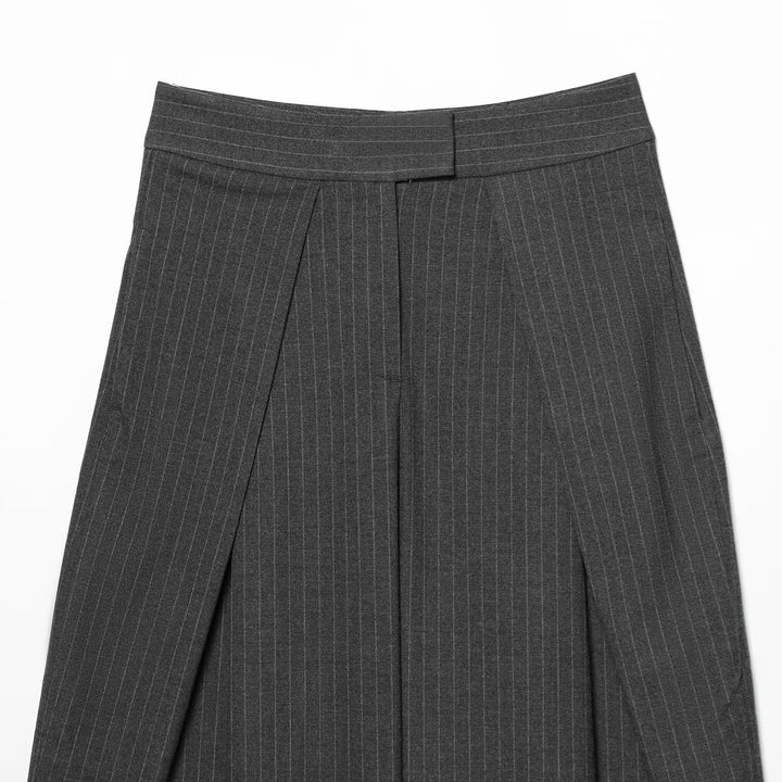 Damen weite Anzughose mit modischem Streifenmuster und eleganter Faltenlegung Echo Archiv