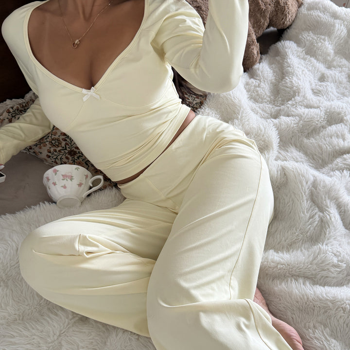 Damen Zweiteiliges Lounge-Set aus weichem Jersey mit Cropped V-Ausschnitt Oberteil und hochtaillierter Palazzohose – Élanora