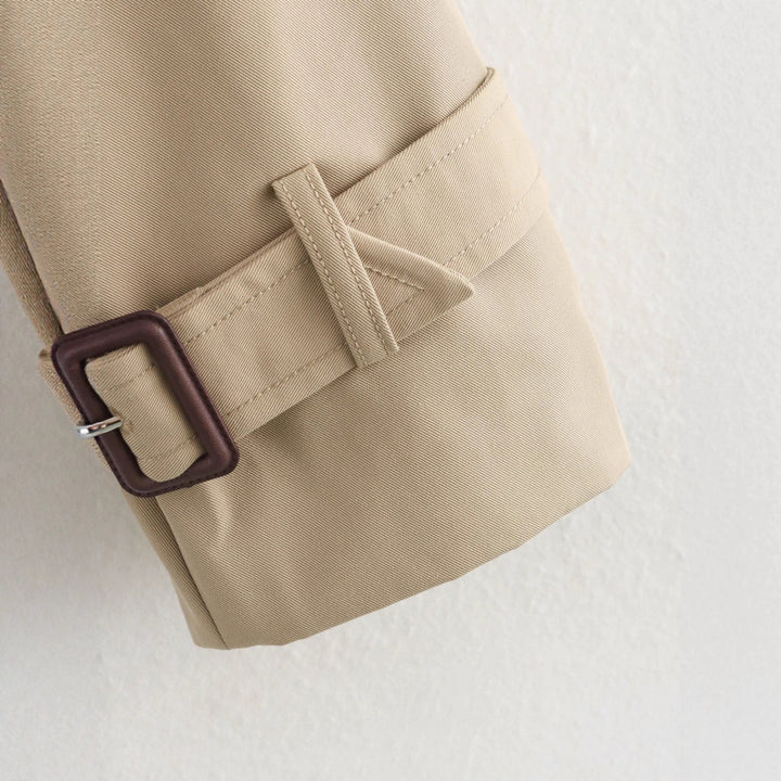 Damen nan kurzes Cropped-Trenchcoat mit doppelreihiger Knopfleiste, aufgesetzter Sturmschürze und verstellbaren Manschetten Echo Archiv