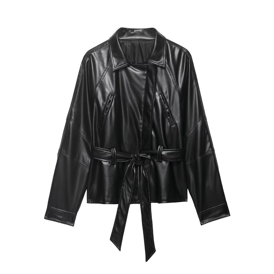 Damen Kurze Lederoptik-Trenchjacke mit Taillengürtel und überschnittenen Raglanärmeln Echo Archiv