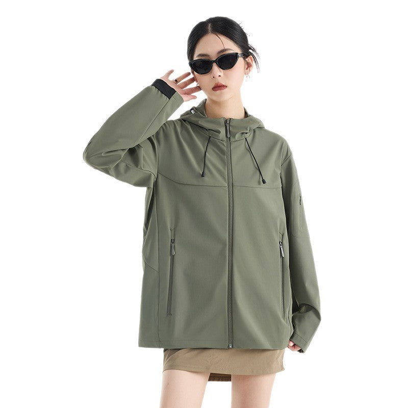 Damen Atmungsaktive Softshell-Regenjacke mit Kapuze, winddicht und minimalistischer Tech-Optik Echoarchiv