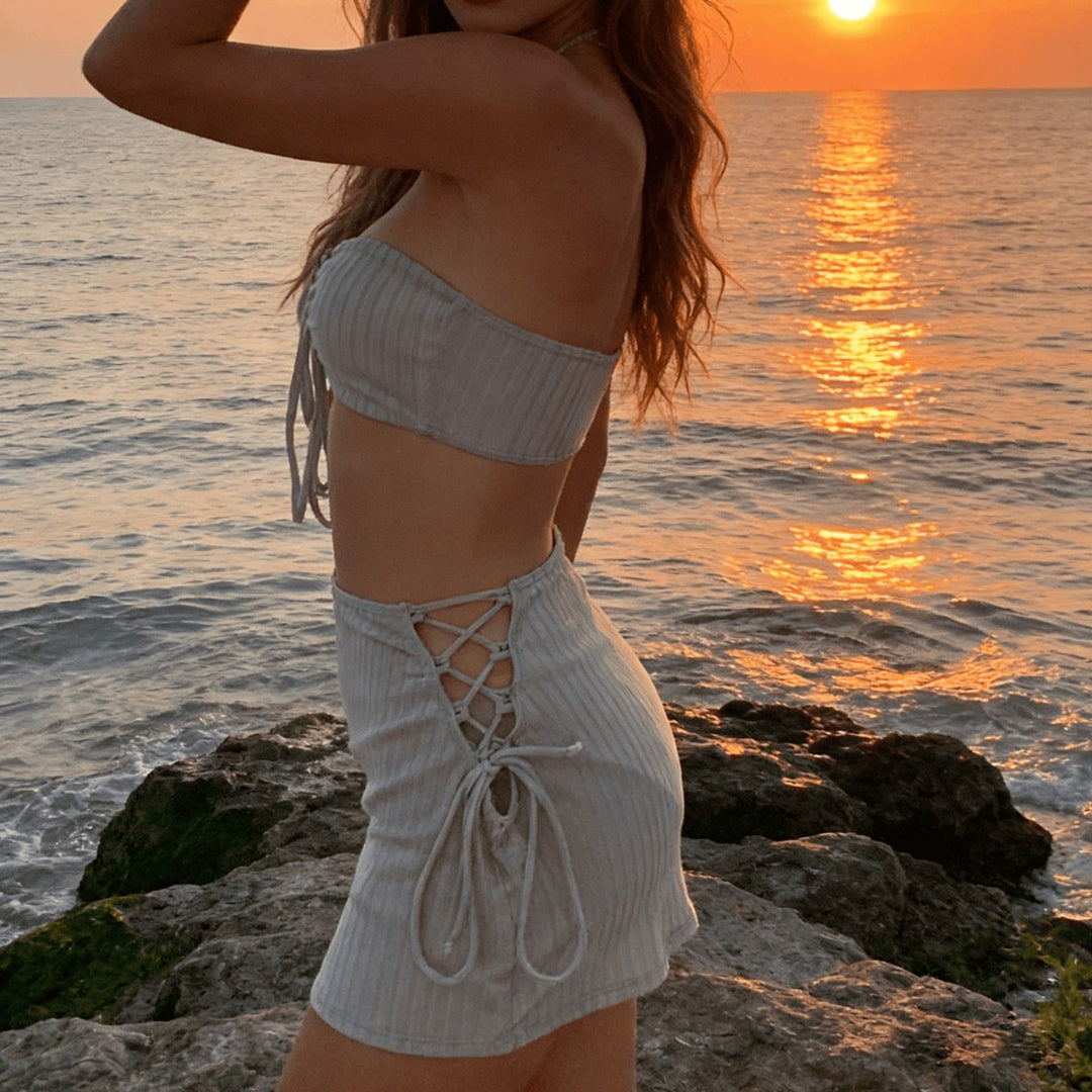 Damen Bikini-Set mit gerafftem Oberteil und hoch geschnittenen Hosen Echo Archiv