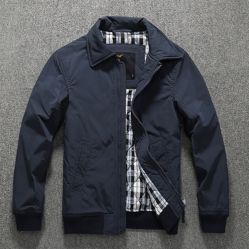Herren Übergangsjacke im Harrington-Stil mit gesteppter Innenfütterung und Rippbündchen Echoarchiv