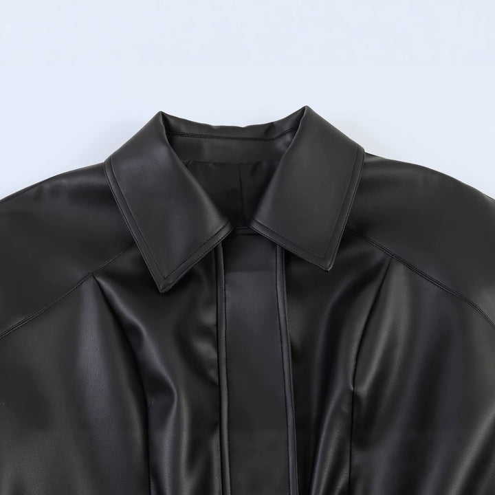 Damen Kurze Kunstlederjacke mit Taillengürtel und Oversized-Ärmeln Echo Archiv