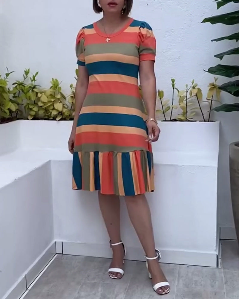 Damen nan gestreiftes Jerseykleid A-Linienschnitt mit kurzem Puffärmel und Volantstufe Echo Archiv