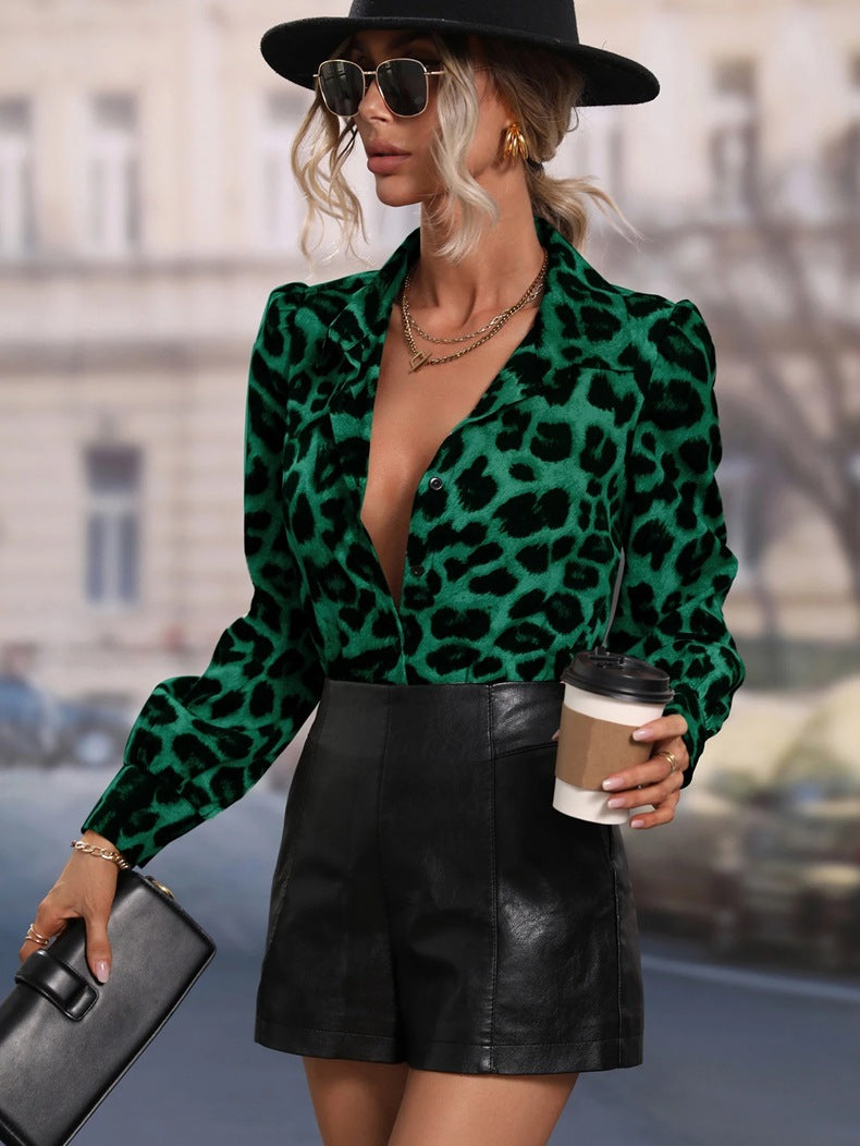 Damen Modische Bluse im Leopardenmuster mit eleganten Puffärmeln Echo Archiv