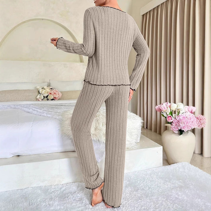 Damen Gemütlicher zweiteiliger Pyjama mit kontrastierenden Rüschen – Élanora