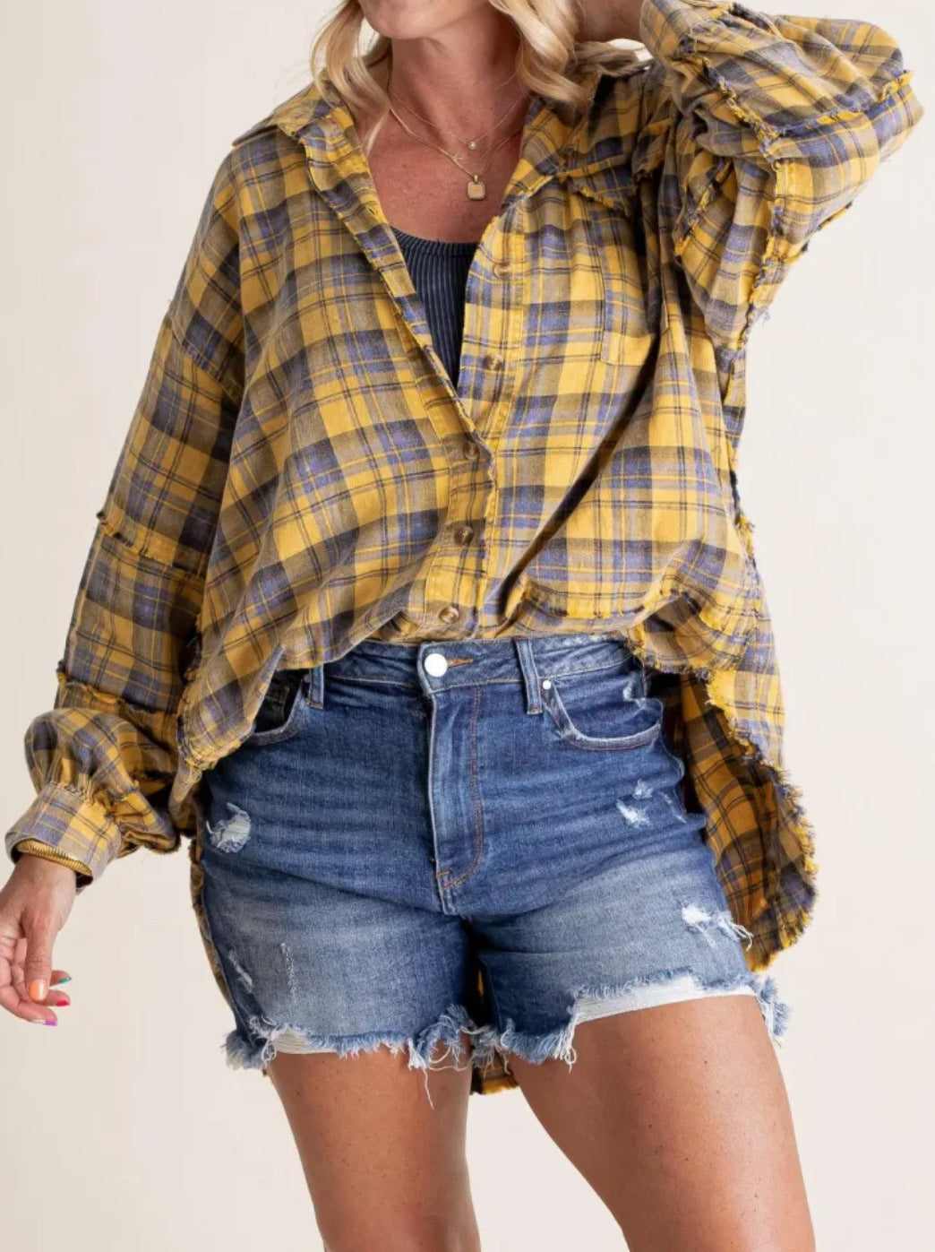 Damen nan oversized Karo-Überhemd mit Fransenbesatz, Brusttaschen und lockerer Passform Echo Archiv