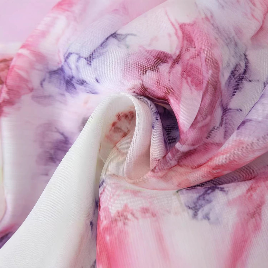 Damen Romantisches Plissiertes Chiffon-Minikleid mit tiefem V-Ausschnitt und Volant-Puffärmeln Echoarchiv