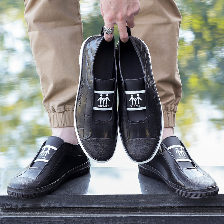 Damen Lässige Slip-On Sneaker in Lederoptik mit gesteppter Fersenpartie und kontrastierter Gummisohle Echoarhiv – Lioré
