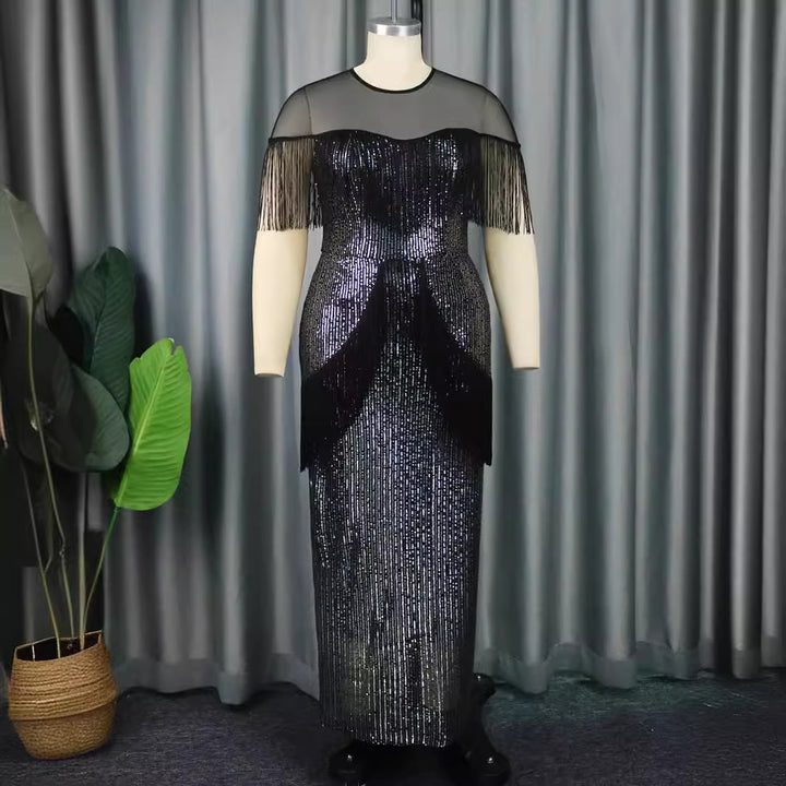 Damen glamouröses Abendkleid mit Fransen und Glitzer-Details Echo Archiv