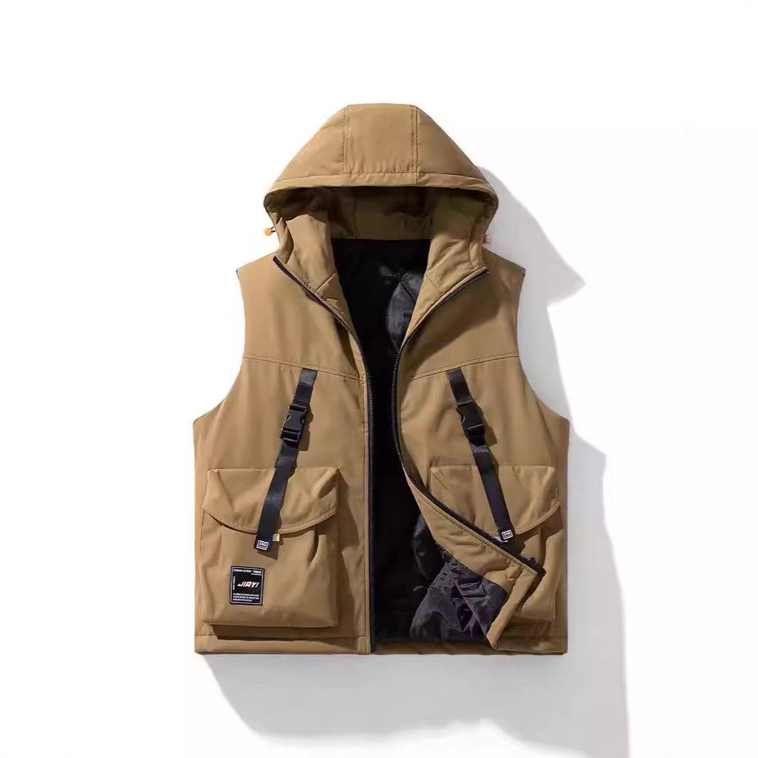Herren Technische Outdoor-Weste mit Kapuze, gesteppter Isolierung und multifunktionalen Cargo-Taschen Echoarchiv