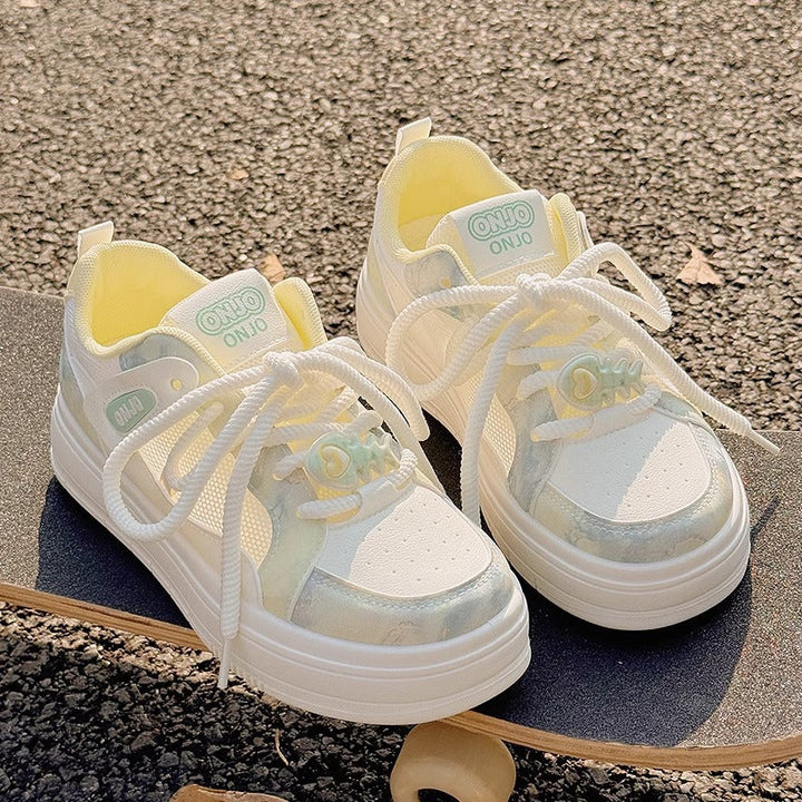 Damen Sportliche Plateau Sneakers mit atmungsaktiver Mesh-Oberfläche und modischen Details Echo Archiv
