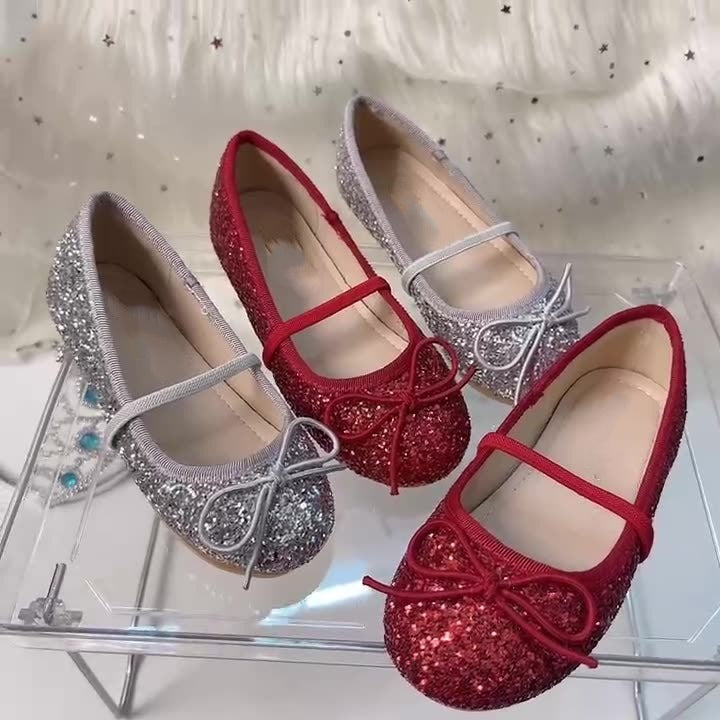 Mädchen Glitzernde Ballerinas mit dekorativer Schleifenverzierung Echo Archiv