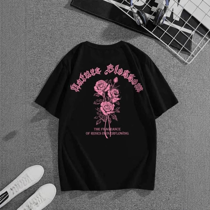 Damen T-Shirt mit floralem Motiv und kreativem Schriftzug Echo Archiv