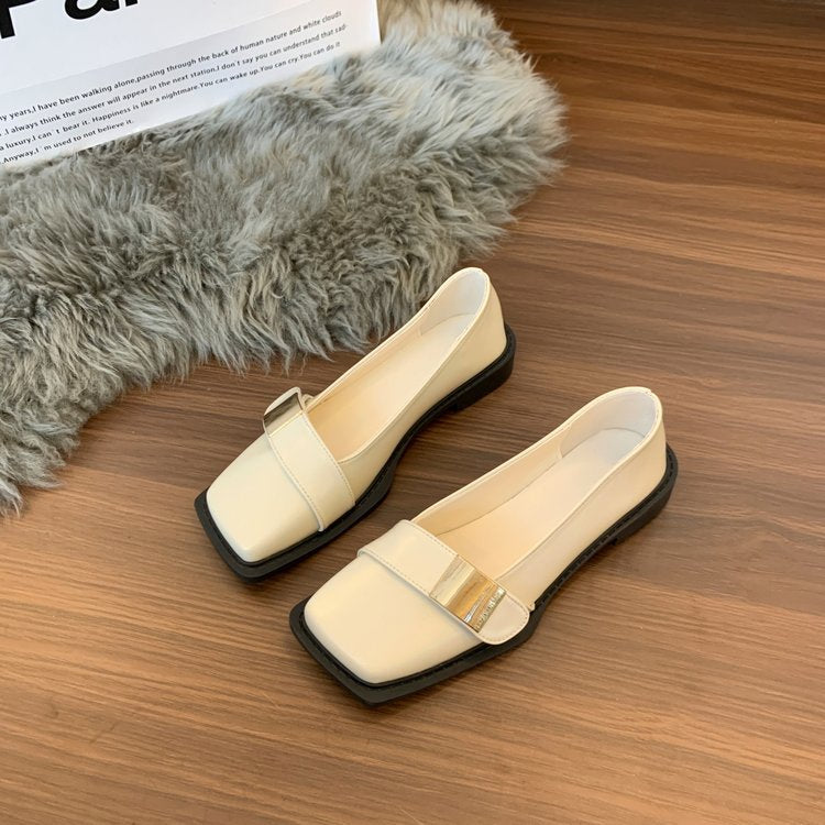 Damen Elegante Loafer mit quadratischer Zehenkappe und goldener Zierplatte – Lioré
