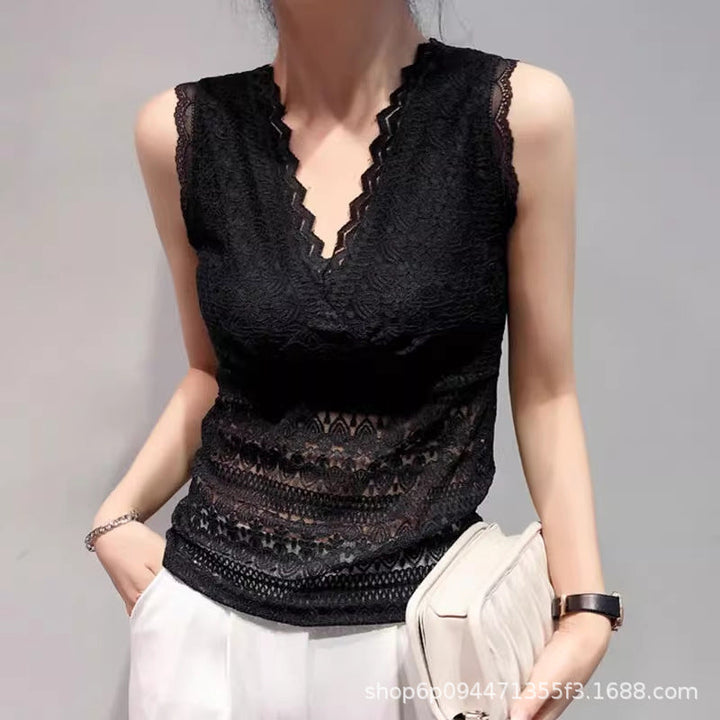Damen Spitzen Tanktop mit V-Ausschnitt und romantischen Details Echoarchiv