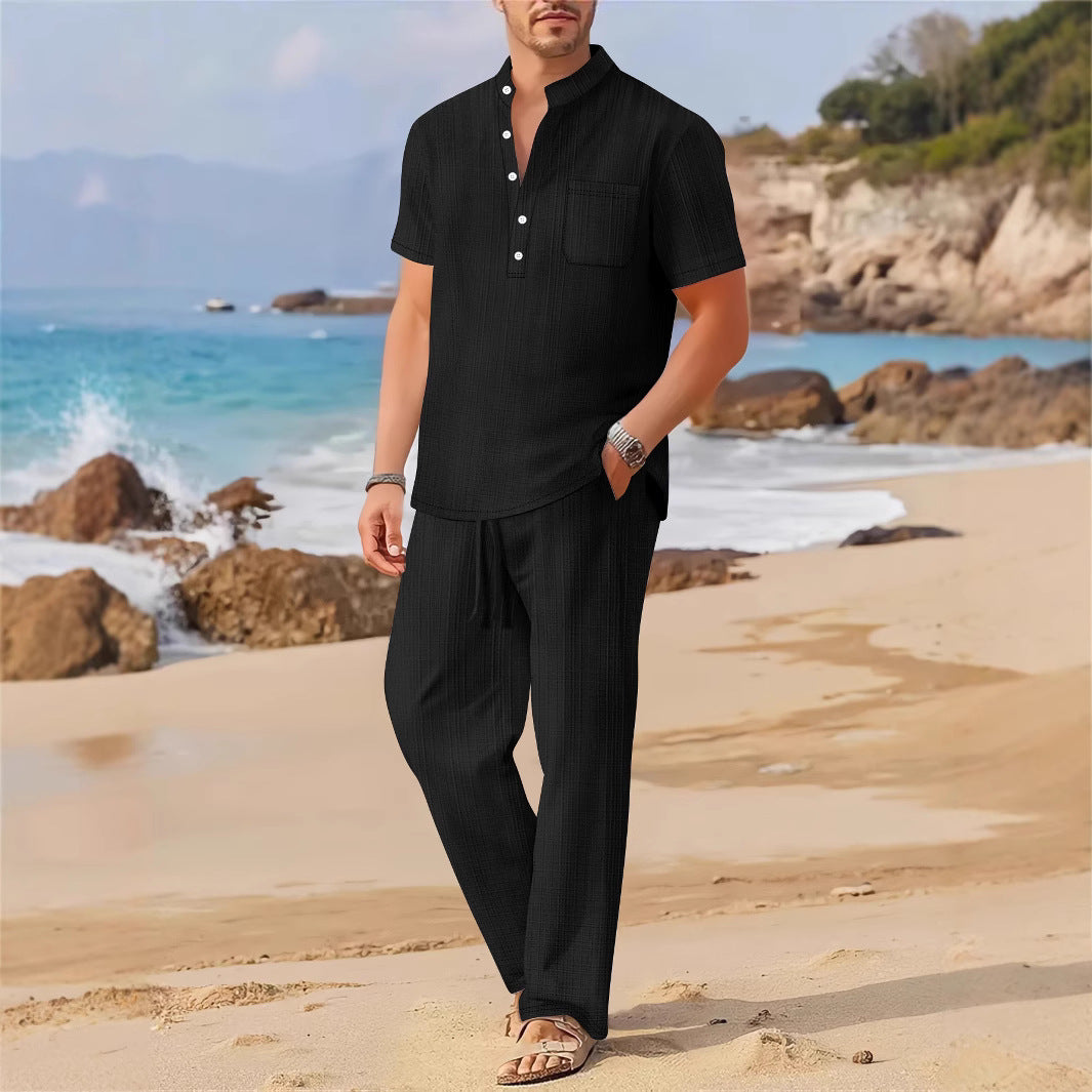 Herren lässiges Freizeit-Outfit mit kurzem Hemd und bequemer Hose Echoarchiv