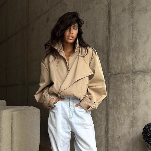 Damen Kurzjacke im Oversize-Look mit weitem Revers und Tunnelzug-Taillierung Echoarchiv