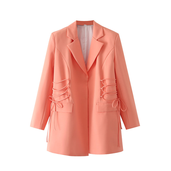 Damen taillierter Longblazer mit seitlicher Schnürung und Pattentaschen – Célinea