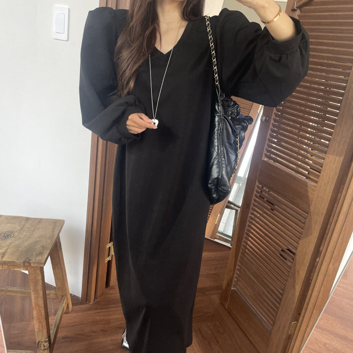 Damen Lässiges Maxi‑Sweatkleid mit V‑Ausschnitt, voluminösen Ballonärmeln und geradem Saum – Valéora
