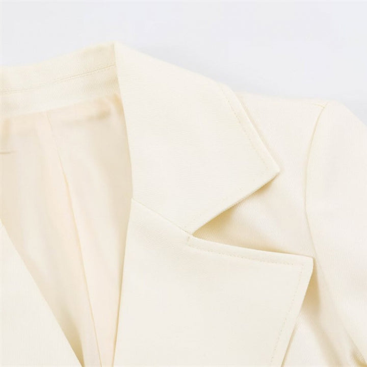 Damen Kurzblazer mit taillierter Silhouette und überschnittenem Schalkragen Echo Archiv