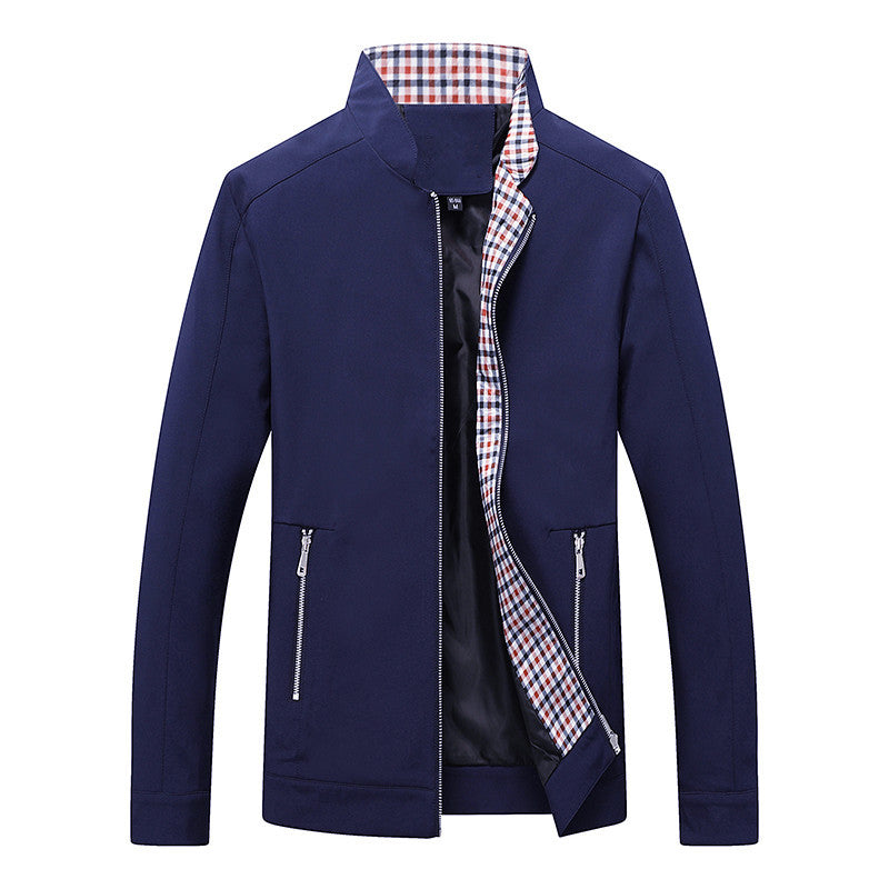 Herren Leichte Freizeitjacke mit Stehkragen, Reißverschlusstaschen und kariertem Innenfutter Echoarchiv
